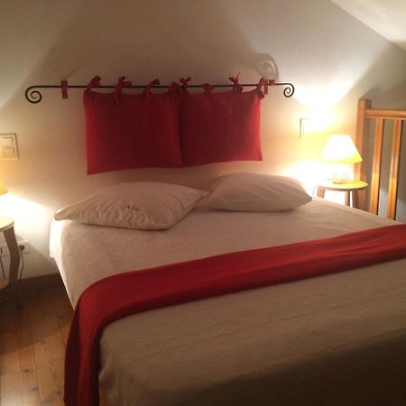 Rugney Chambres D'Hotes Les Templiers الغرفة الصورة